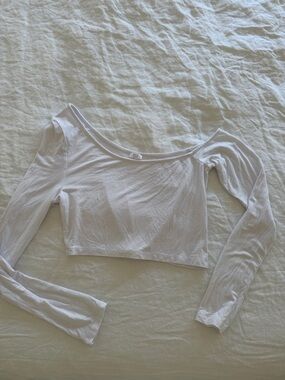 CSB x Isabelle Mathers off shoulder top